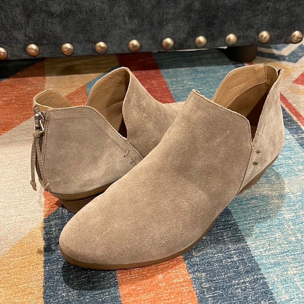 Tan Suede Ankle Bootie in Women’s 9
